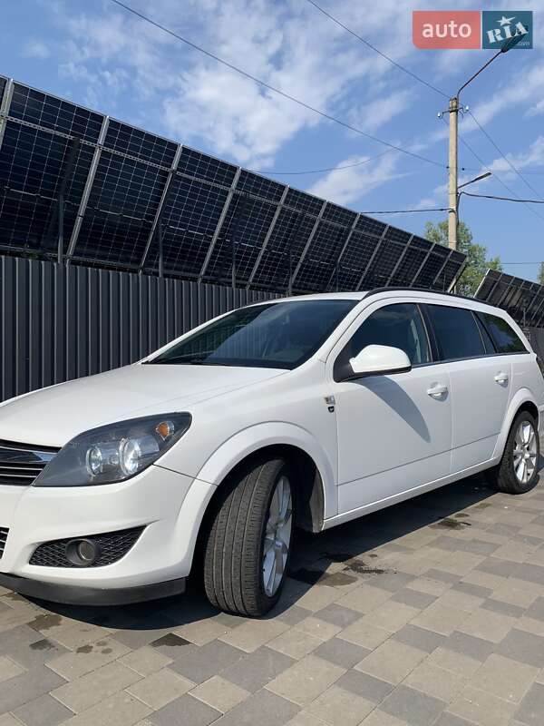 Универсал Opel Astra 2010 в Павлограде