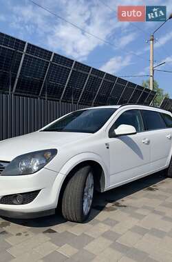 Универсал Opel Astra 2010 в 