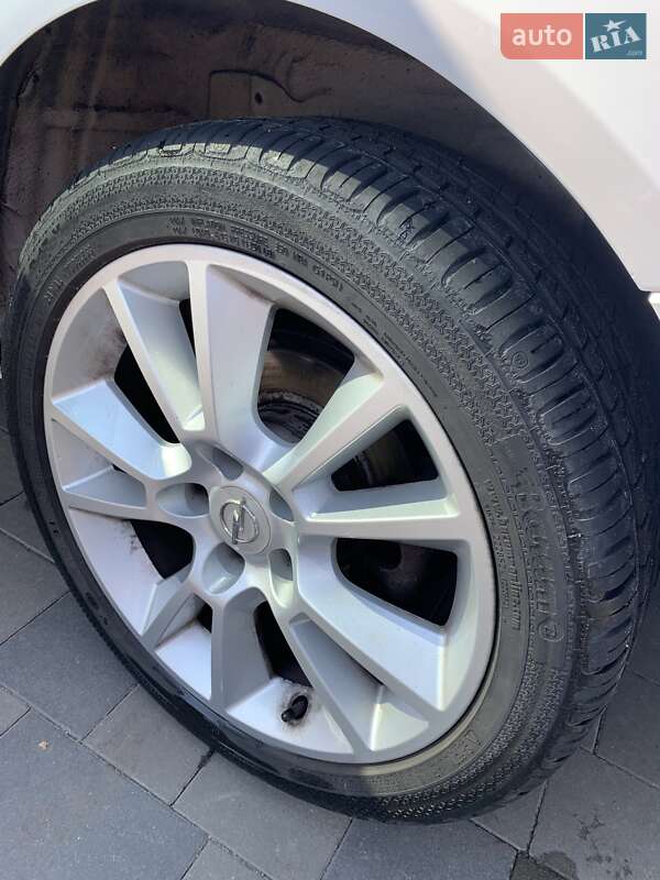 Универсал Opel Astra 2010 в Павлограде