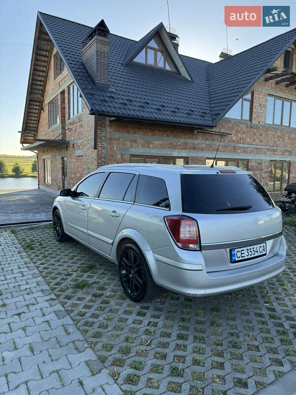 Универсал Opel Astra 2008 в Черновцах