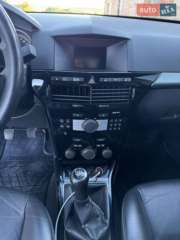 Универсал Opel Astra 2008 в Черновцах