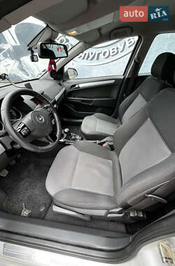 Универсал Opel Astra 2010 в 