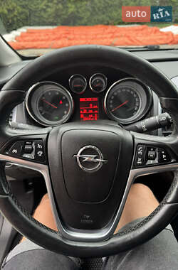 Универсал Opel Astra 2013 в 