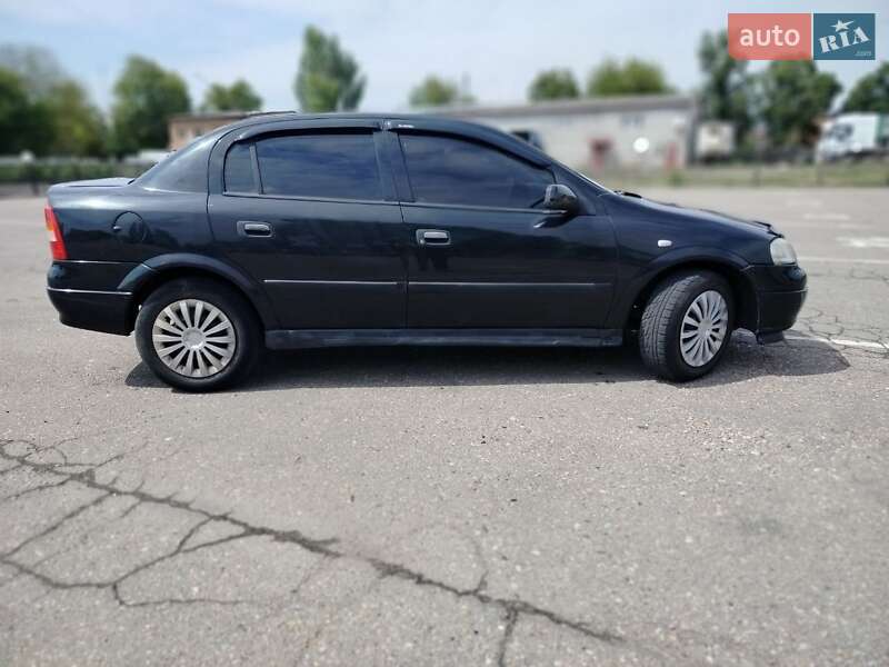 Седан Opel Astra 2007 в Первомайске