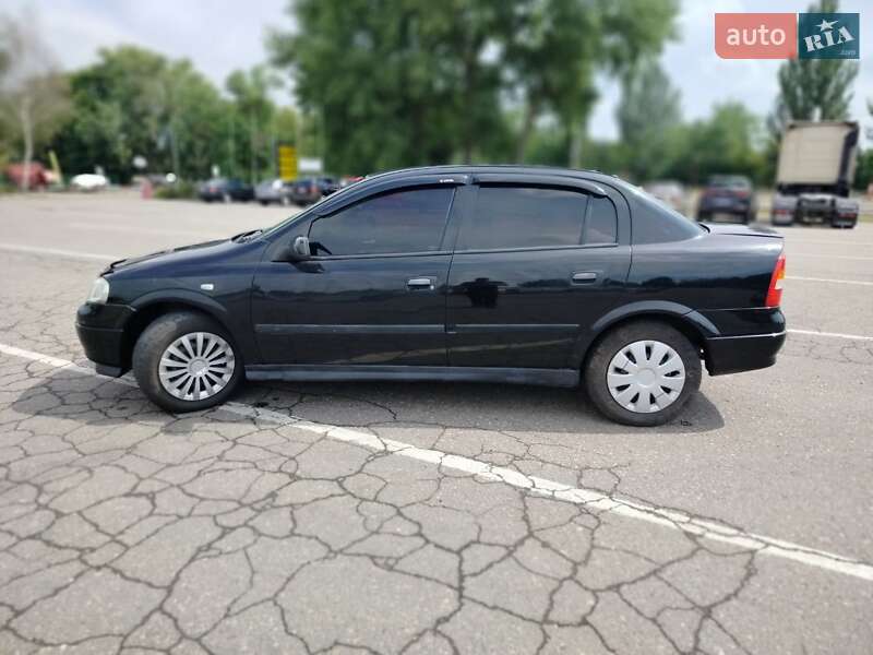 Седан Opel Astra 2007 в Первомайске