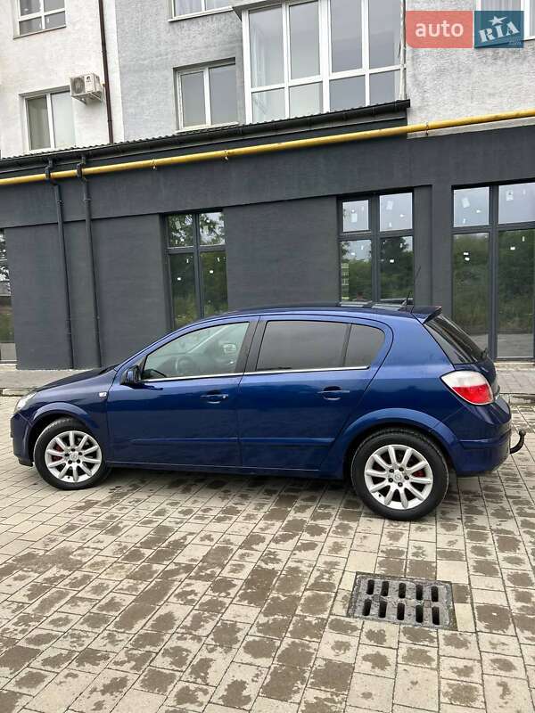 Хэтчбек Opel Astra 2004 в Ивано-Франковске