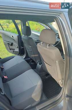 Универсал Opel Astra 2006 в 