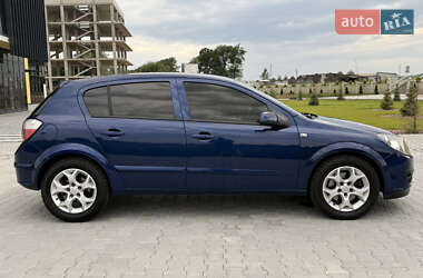 Хэтчбек Opel Astra 2006 в 
