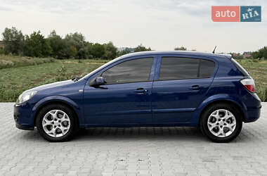 Хэтчбек Opel Astra 2006 в 