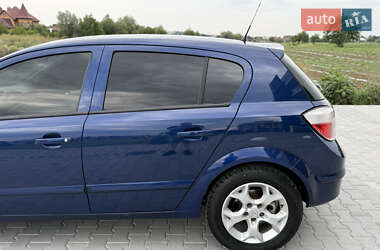 Хэтчбек Opel Astra 2006 в 