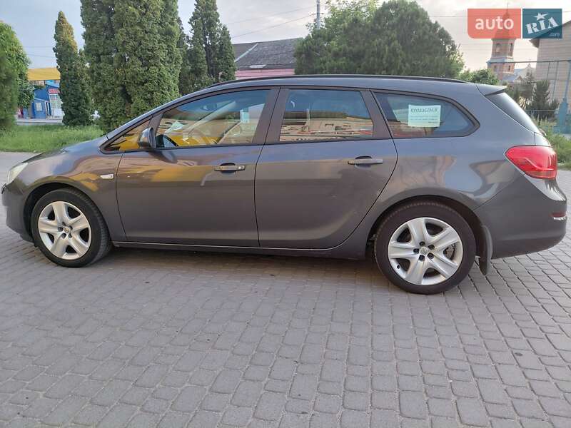 Універсал Opel Astra 2011 в Вінниці