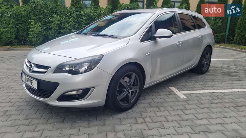 Універсал Opel Astra 2014 в Луцьку
