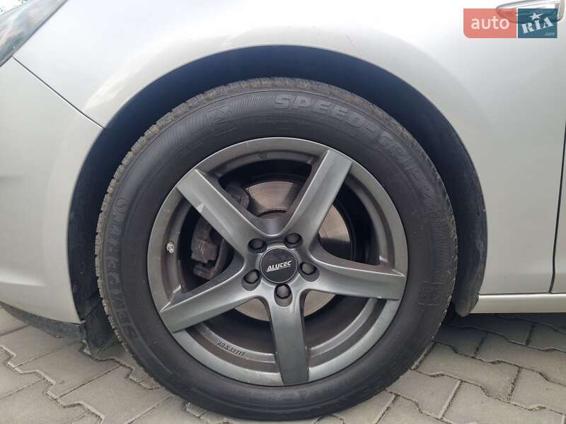 Універсал Opel Astra 2014 в Луцьку