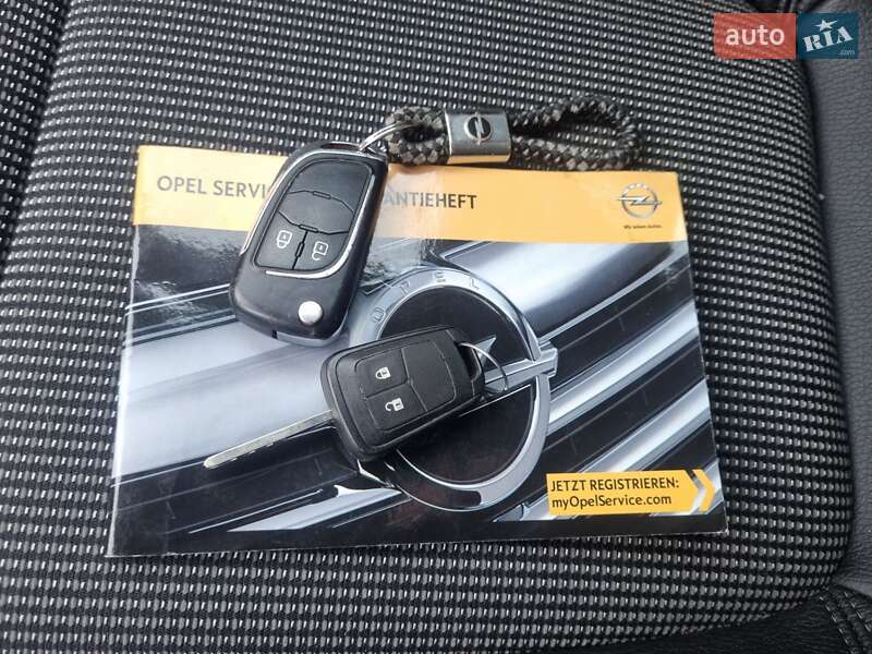 Універсал Opel Astra 2014 в Луцьку