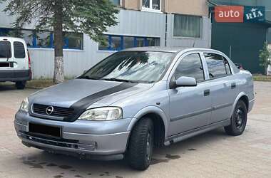 Седан Opel Astra 2003 в Надворной