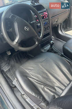 Седан Opel Astra 2000 в 
