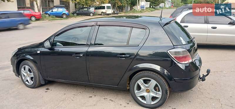 Хэтчбек Opel Astra 2012 в Харькове