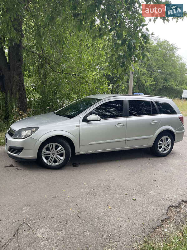 Универсал Opel Astra 2005 в Ровно