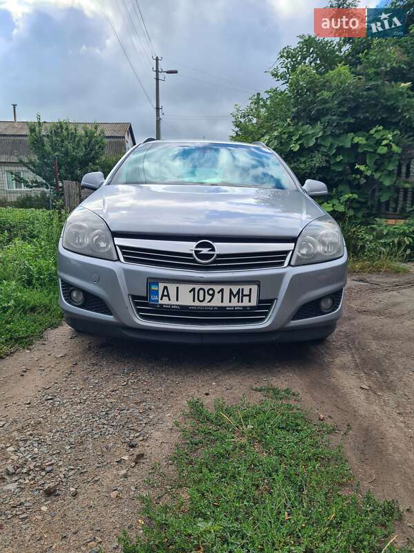 Opel Astra 2010