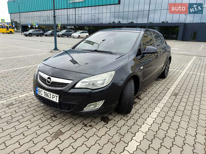 Opel Astra 2011