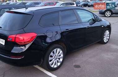 Универсал Opel Astra 2010 в 