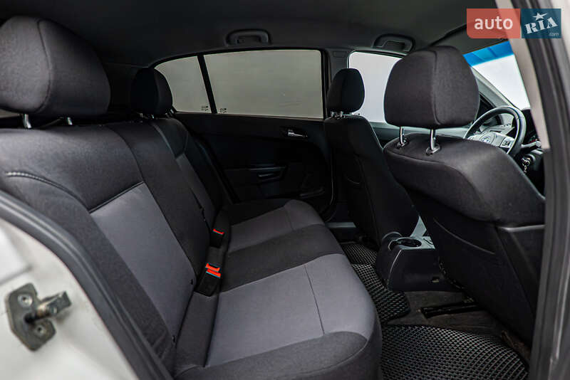 Хетчбек Opel Astra 2012 в Києві