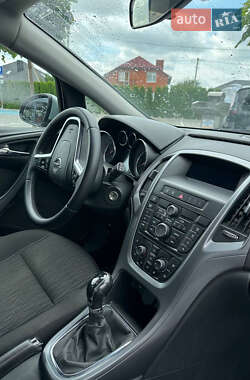Хэтчбек Opel Astra 2015 в 