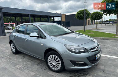 Хэтчбек Opel Astra 2015 в 