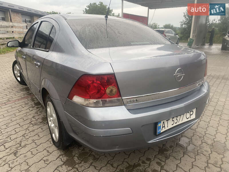 Седан Opel Astra 2008 в Калуше