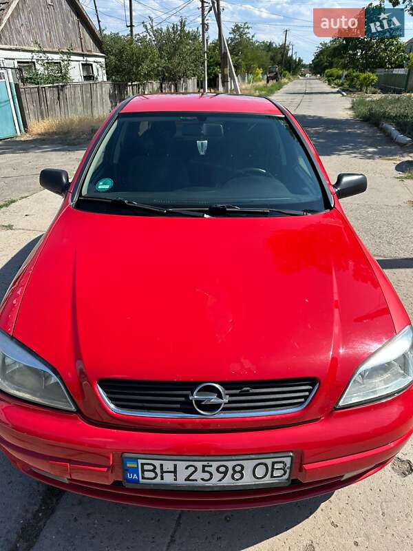 Седан Opel Astra 1999 в Рени