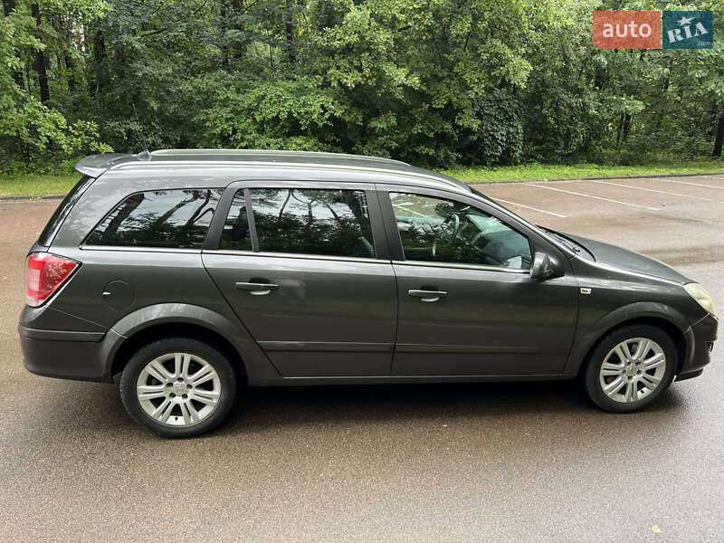Универсал Opel Astra 2009 в Житомире