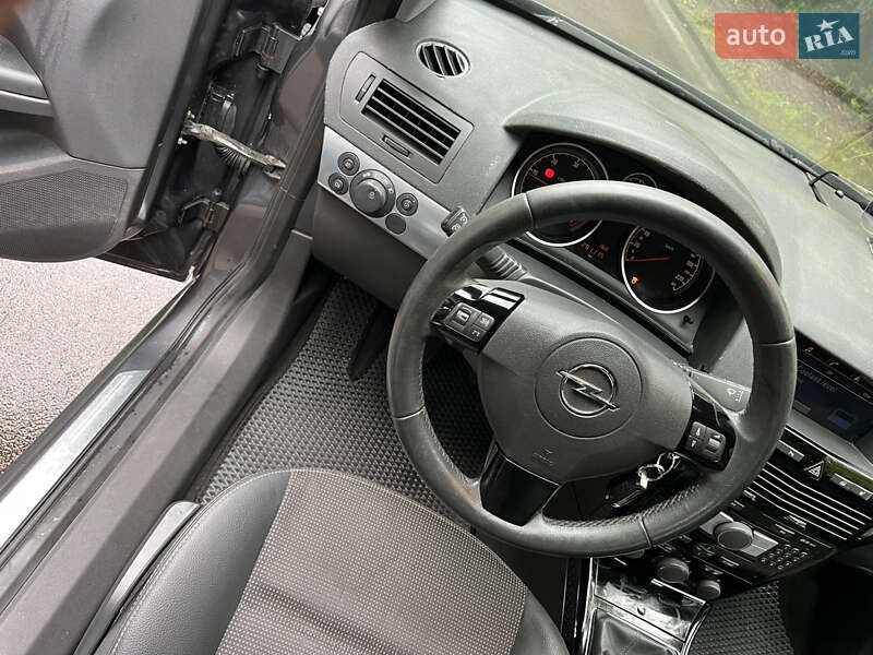 Универсал Opel Astra 2009 в Житомире