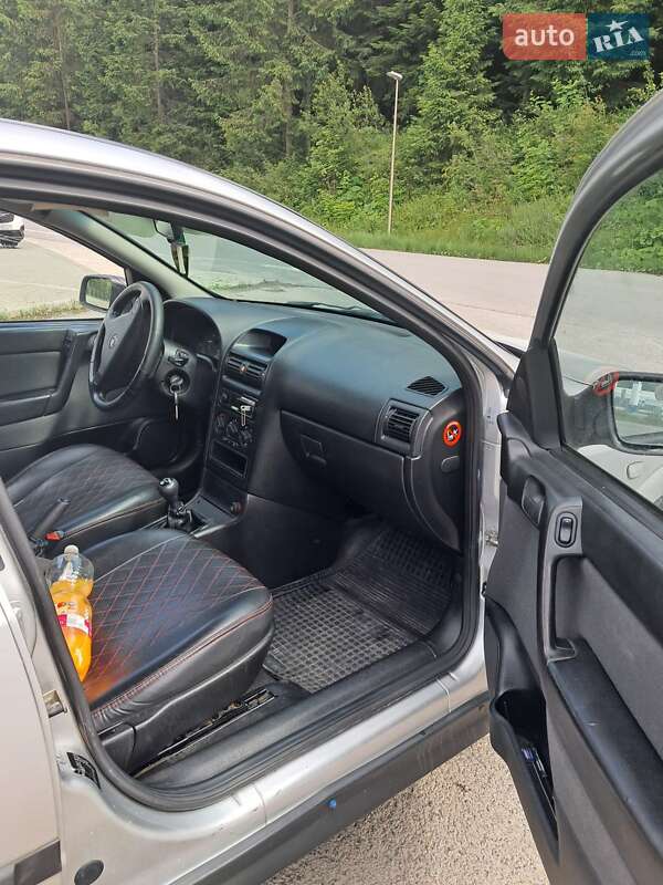 Универсал Opel Astra 2005 в Городке