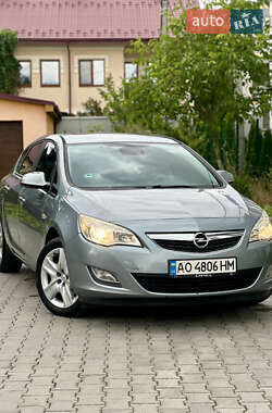 Хэтчбек Opel Astra 2011 в Ужгороде