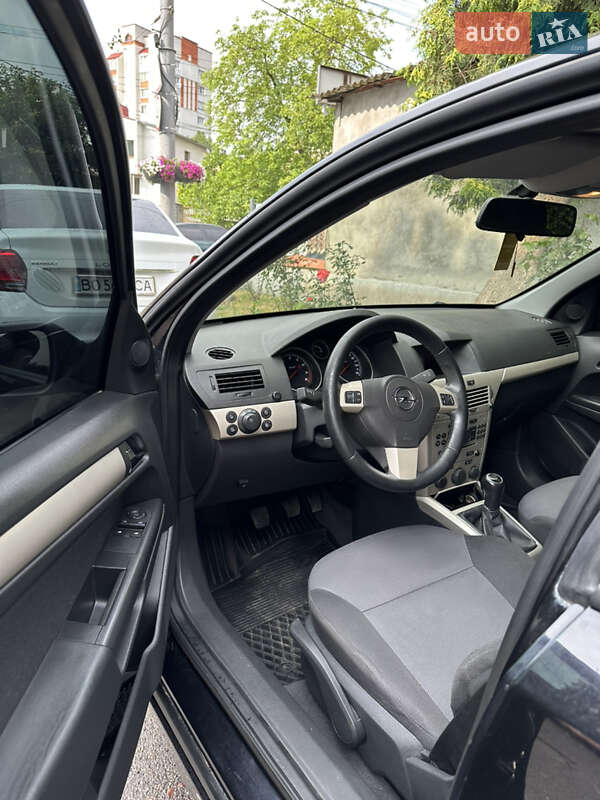 Седан Opel Astra 2008 в Тернополе