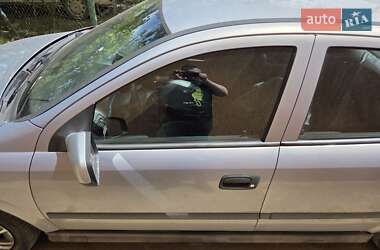 Седан Opel Astra 2000 в 