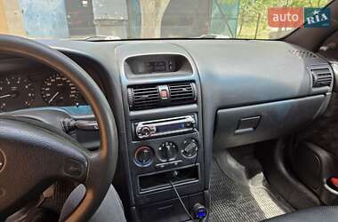 Седан Opel Astra 2000 в 
