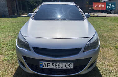 Універсал Opel Astra 2015 в Дніпрі