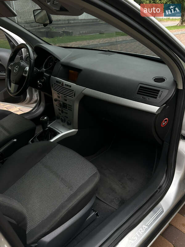 Хэтчбек Opel Astra 2005 в Броварах