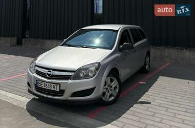 Универсал Opel Astra 2011 в Первомайске