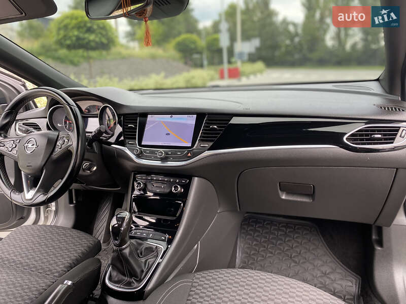 Универсал Opel Astra 2016 в Хмельницком