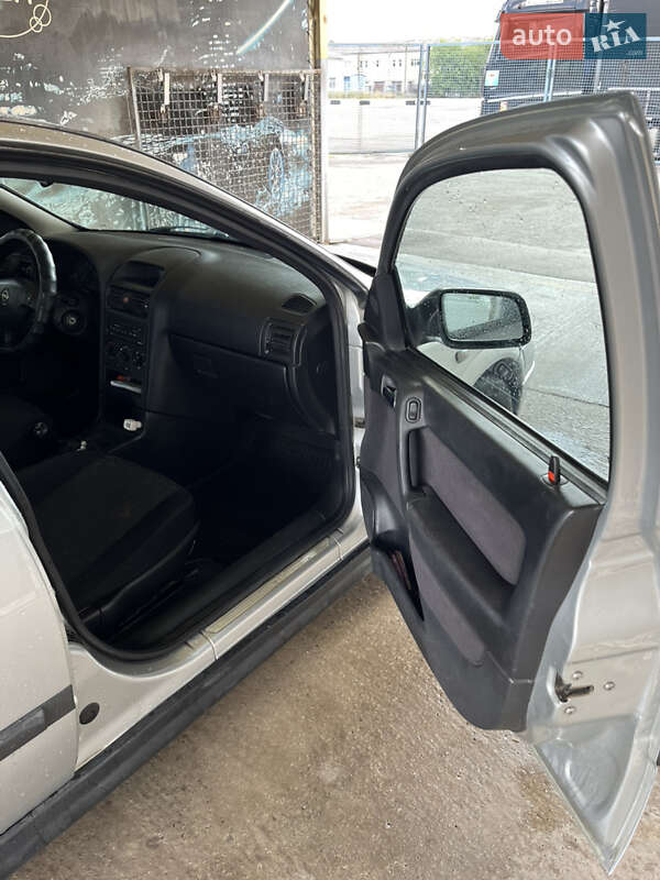 Хэтчбек Opel Astra 2000 в Запорожье