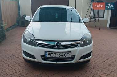 Универсал Opel Astra 2010 в 
