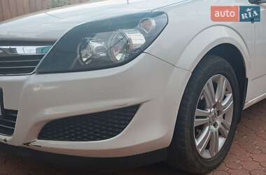 Универсал Opel Astra 2010 в 