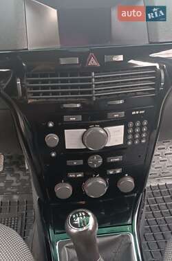 Универсал Opel Astra 2010 в 