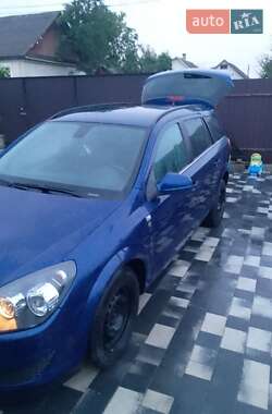 Універсал Opel Astra 2010 в Ізяславі