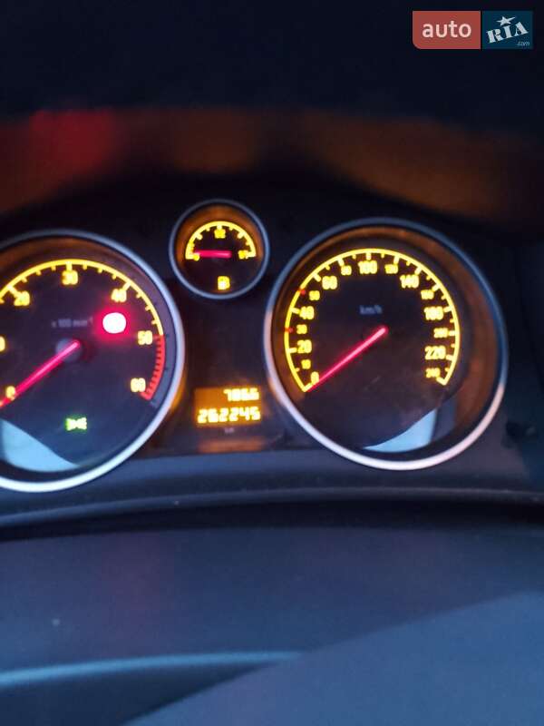 Универсал Opel Astra 2010 в Изяславе