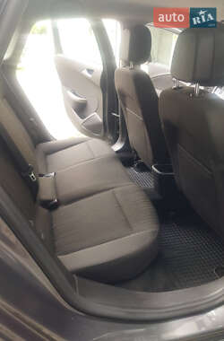 Хэтчбек Opel Astra 2011 в 