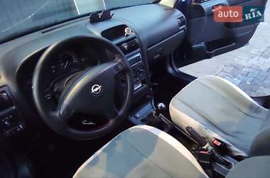 Хэтчбек Opel Astra 2002 в 