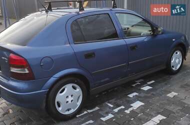 Хэтчбек Opel Astra 2002 в 